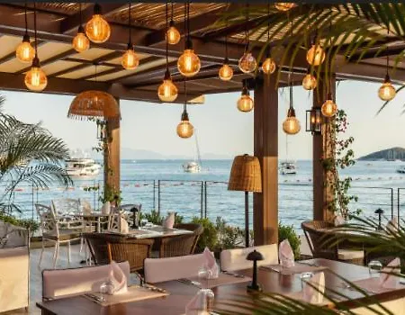 Βίλα Le Chic Bodrum-Ocean Front Luxury Villa, 5-Star Hotel Amenities, Close To Bodrum Downtown